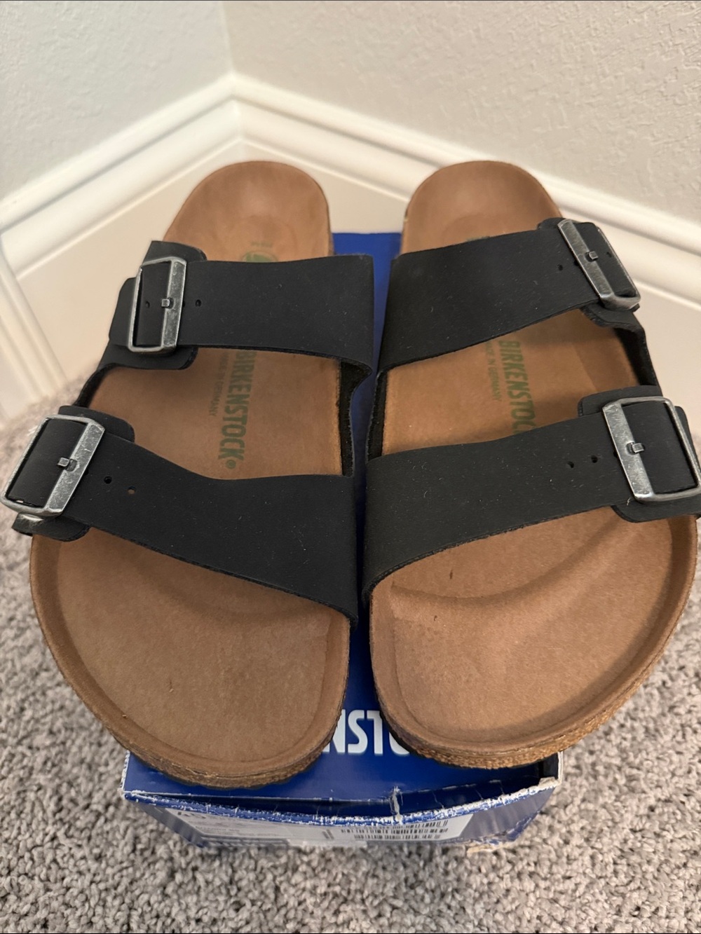 Birkenstock Arizona NWB size 45 Black Two-Buckle Men’s Sandals